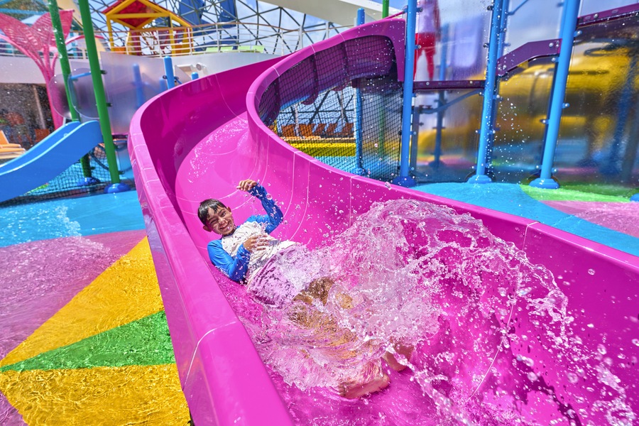 RCI Utopia of the Seas Splashaway Bay - N.Hagen 1.jpg.jpg
